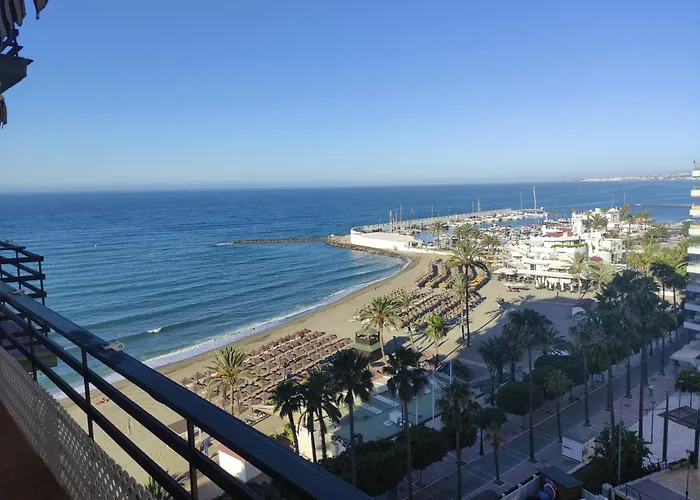 In First Line Apto 8-3 Apartament