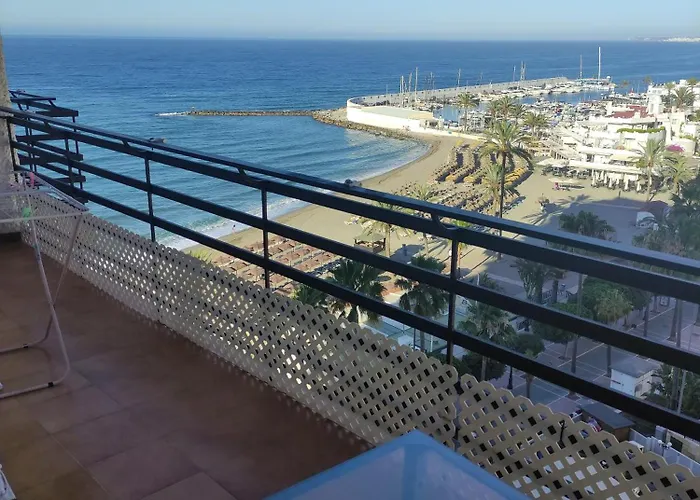 In First Line Apto 8-3 Apartament