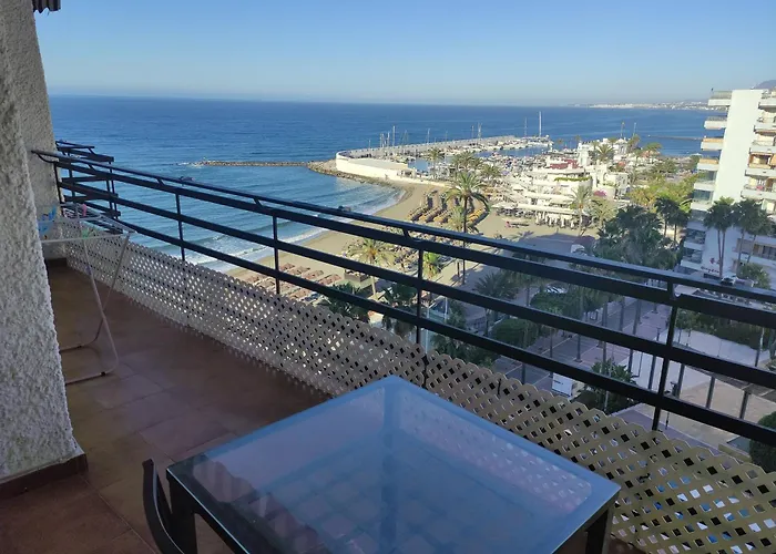 In First Line Apto 8-3 Apartament