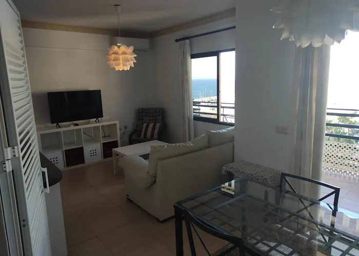 In First Line Apto 8-3 Apartament *