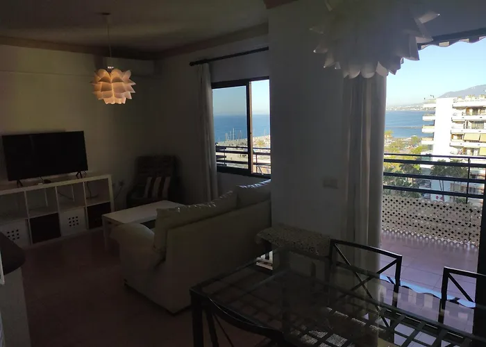 In First Line Apto 8-3 Apartament *